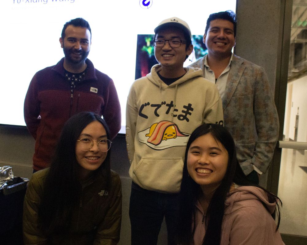 Group of students and alumni