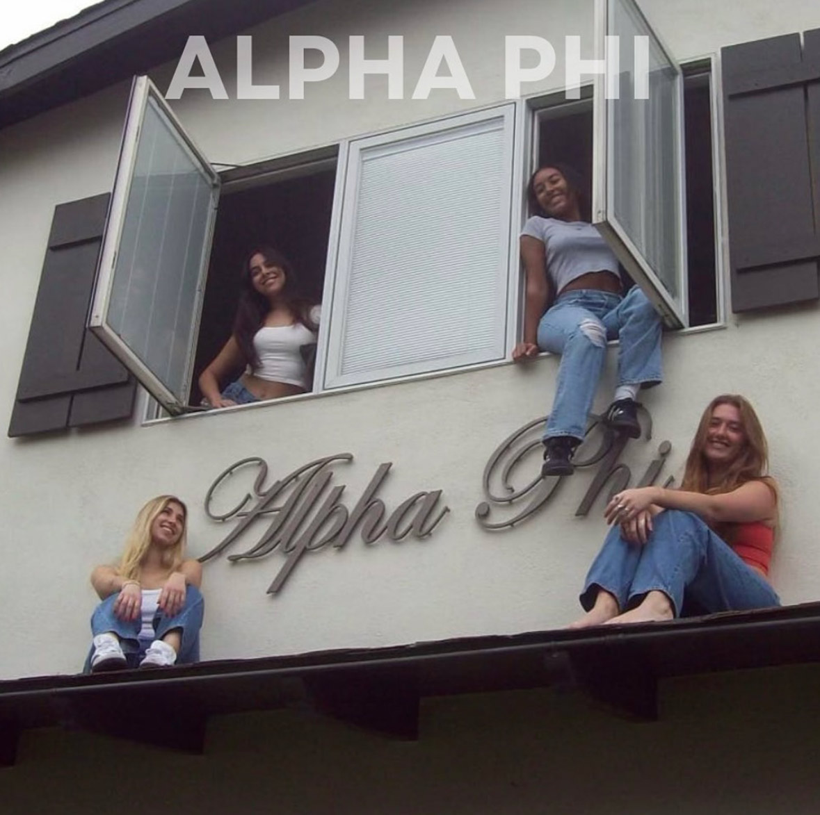 Alpha Phi members