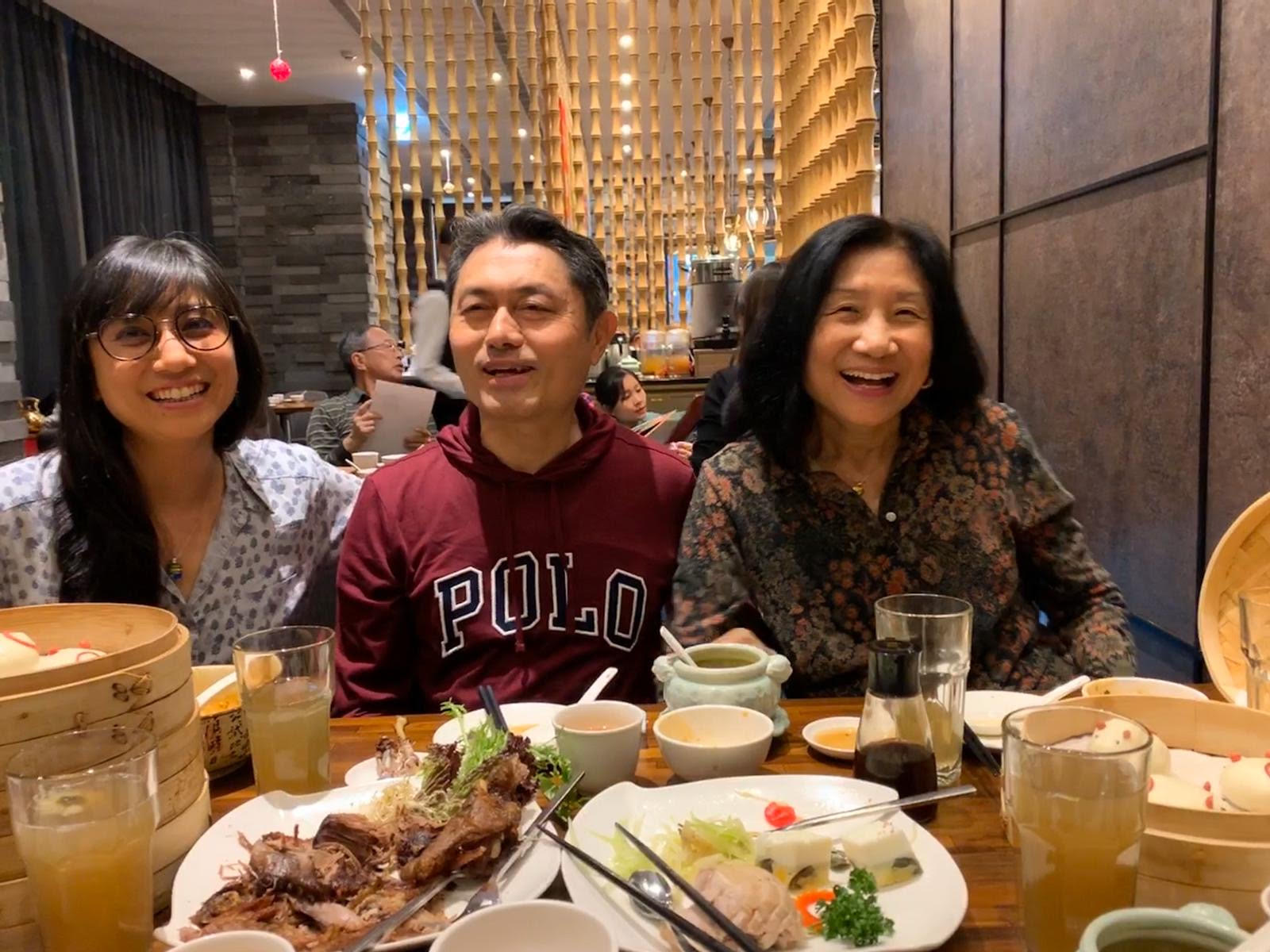 Dr. Nien-Tsu Shen '76 MA and Her Family